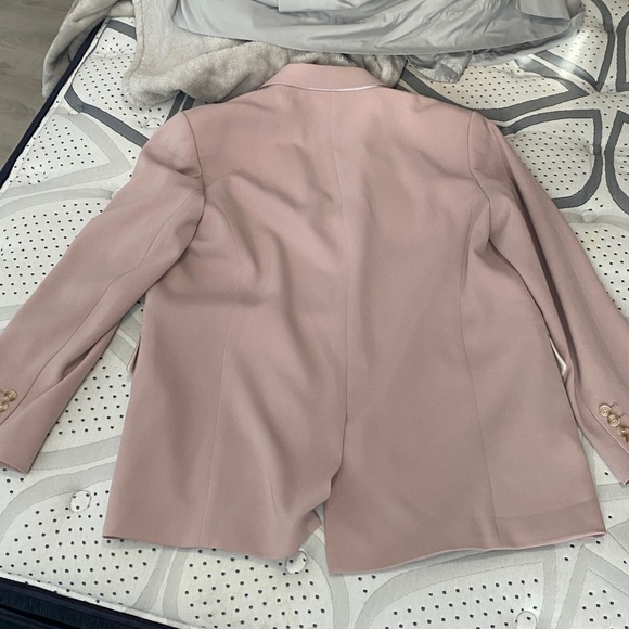 Aritzia⭐️Babaton Lacasse Blazer❤️EUC - Picture 6 of 16